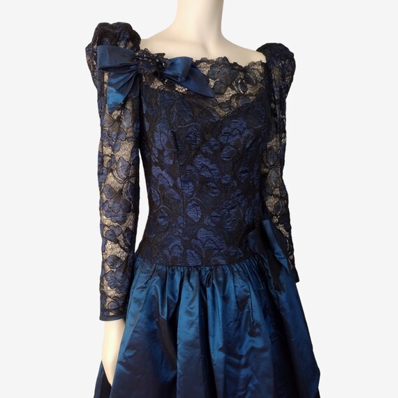 Vintage 1980s Black and Black Taffeta and Lace Dr… - image 3
