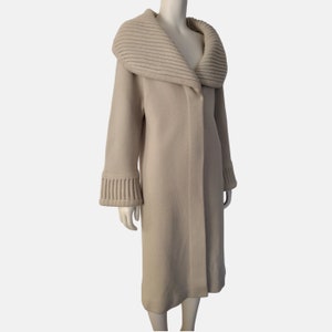 Vintage 1960s Light Tan Heavy Knit Large Ribbed Collar Wool Coat Size S / M image 2