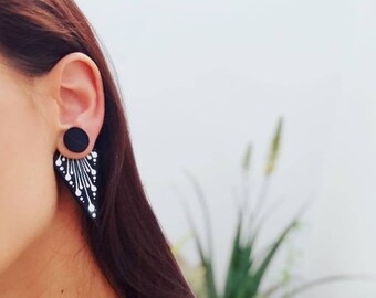 Pendientes de cuero 2 en 1, pintados a mano, Complementos de piel, opción de enganche de plata, Color blanco y negro. Modernos y versátiles.