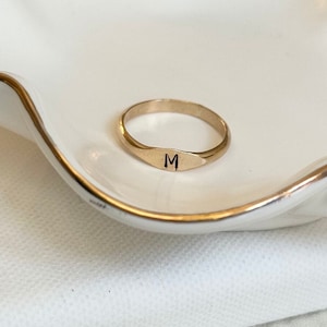 Anillo de pareja inicial personalizado Anillo de letras gruesas Anillo de sello Regalo para esposa Regalo de aniversario Regalo de anillo de carta estampado a mano Regalo para esposa