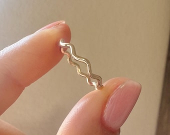 Dainty 14K Gold Filled Wavy Ring: Minimalist Squiggle Band