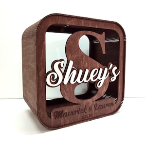 Elegant paar gegraveerde houten bruiloft aandenken kaartdoos, bruiloft adviesdoos, bruidsparen, bruiloftsdecoraties, gepersonaliseerde bruiloft
