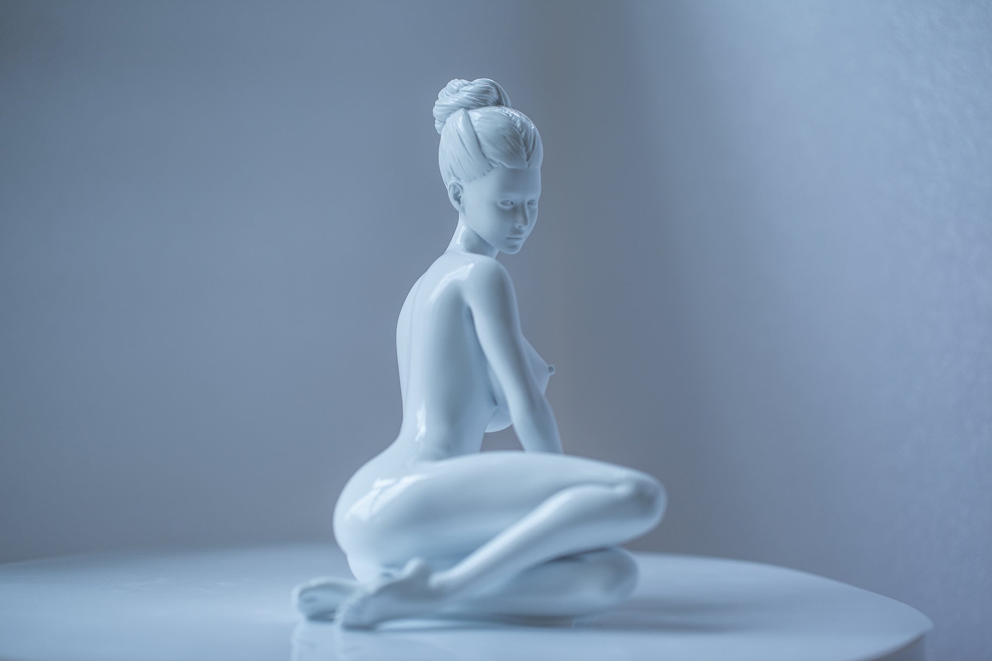 立つヌードの女性 彫刻置物インテリアオブジェ裸婦女体裸体セクシー