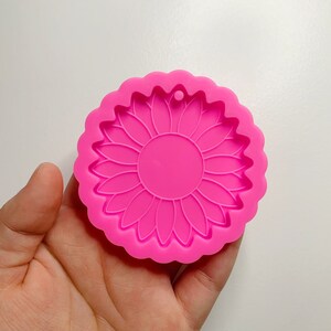 Daisy Keychain Mold | Flower Keychain Mold | Daisy Silicone Mold | Resin Molds | Silicone Molds | Resin Supplies