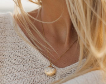 Gold Sea Shell Locket | 14k Gold Filled Clam Necklace | Beach Necklace | Gift for her