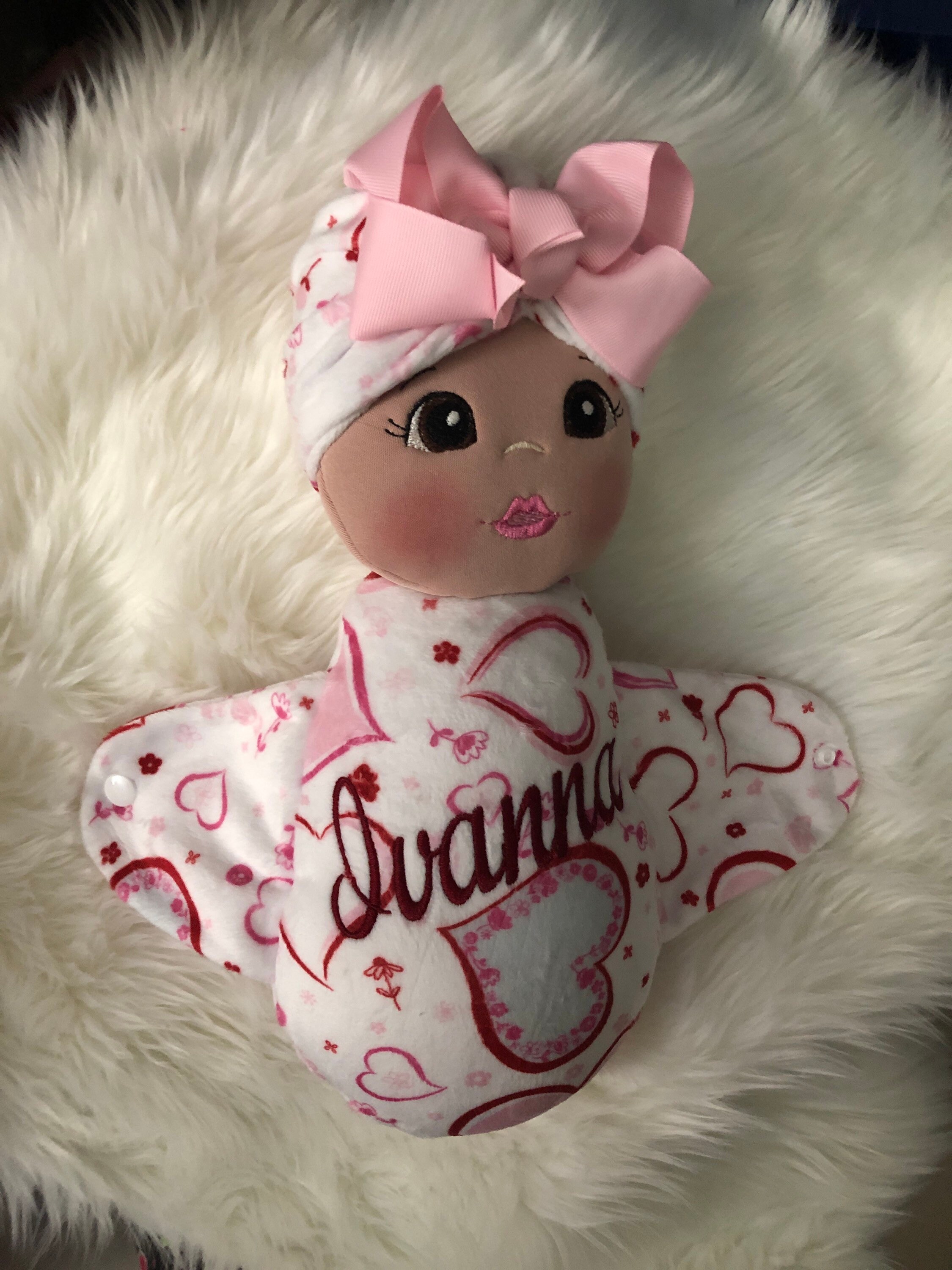 Muñeca de bebé Swaddle personalizada con chupete de imán Etsy