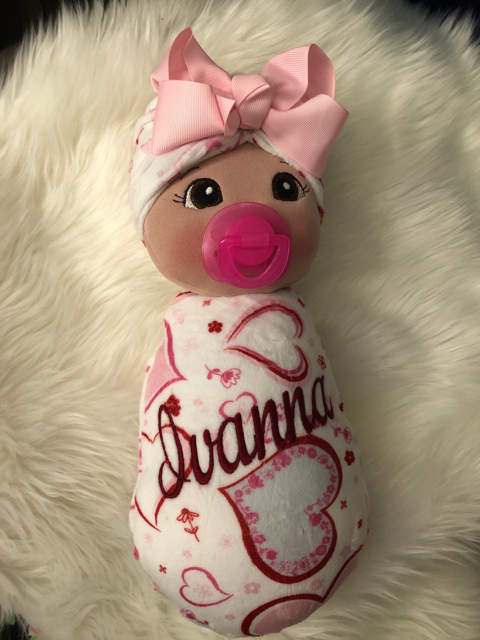 Muñeca de bebé Swaddle personalizada con chupete de imán Etsy