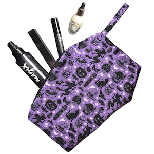 Bolsa de cosméticos con forma de ataúd / Bolsa de cosméticos gótica / Regalo para amantes del maquillaje gótico / Regalo gótico / Bolsa de artículos de tocador gótica / Bolsa de cartas del tarot / Regalo de bruja