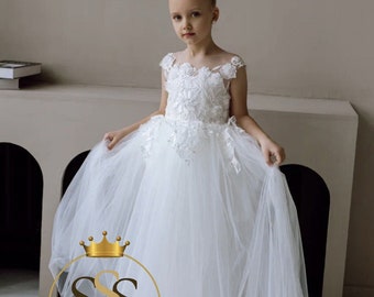 First communion girl dress, Girl dress sleeveless, Girl dress for photoshoot, Ball gown, Lace flower girl dress, Flower girl dress tulle