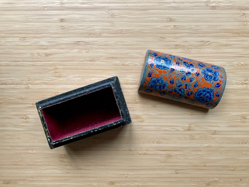 Vintage Made in India Lacquer jewellery box Pappier Machie 12*7*8 cm
