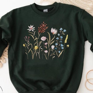 トップス Floral Motif Embroidered Sweatshirts ELAIXV Wildflower Botany Embroidered Oversized Sweatshirt