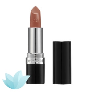 Op de afbeelding: Een gesloten Avon lipstick tube met een zilveren en zwarte behuizing. De lipstick is lichtbruin.