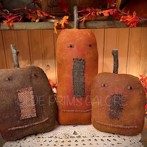 Primitive grungy pumpkins folk art Halloween farmhouse fall decor spooky country