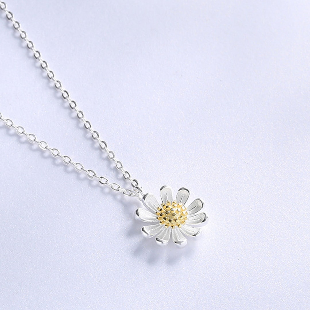 Daisy Pendant Necklace Sterling Silver Flower Necklace Etsy