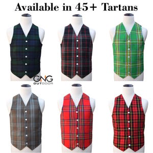 Può includere: Sei gilet diversi a quadri, ognuno con uno schema di colori diverso. I gilet sono tutti realizzati in tessuto tessuto e hanno una chiusura a bottone. Il testo "Disponibile in 45+ Tartans" è nella parte superiore dell'immagine.