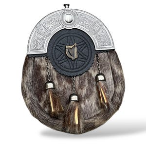Men&#39;s Scottish Antique Harp Badge Sporran 3 Tassels With Chain Belt