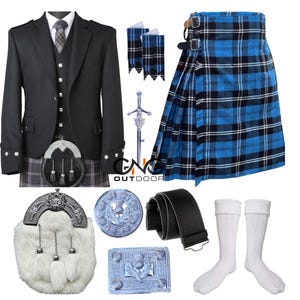 Pu&ograve; includere: Un completo kilt nero con una gonna di tartan blu e nero, una giacca nera, una camicia bianca, un gilet nero, uno sporran bianco, una cintura nera, uno spillo per kilt argentato, una spada argentata, un paio di calze bianche e un paio di calze per kilt nere.
