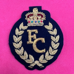 Placas de identificación personalizadas bordadas a mano con iniciales en lingotes y alambre, insignias para chaquetas hechas a mano