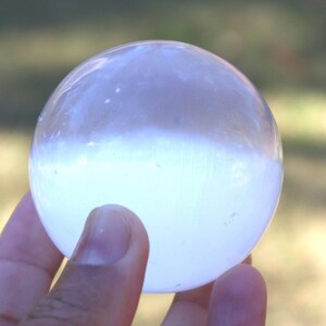 Sphère de sélénite, pierre de cristal nettoyante, pierre précieuse de sélénite de guérison, grande sphère de guérison de sélénite, cristal de sélénite, sphère de cristal de sélénite