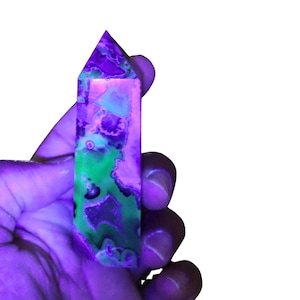 Volcanic Agate Tower Gemstone Points | UV-Reactive Glowing Crystal Carving Home Decor | Witchy Spiritual Volcano Crystal Gifts for Her