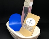 Sourdough baker starter kit with 1 rattan basket, sourdough starter, lame dough scraper