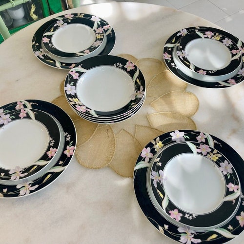 Vintage 80s Dinnerware Set For Four (12 Pieces) - Baker Hart