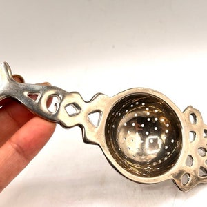 ヴィンテージ シルバー ティーストレーナー、茶葉、お茶好きの方へのギフト、シルバーメッキ、ティーアクセサリー、シングルカップストレーナー