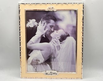Cornice per foto di matrimonio smaltata, diamanti e rose finti, cornice beige senza tempo, immagine 8x10", porta-ricordo del giorno del matrimonio, cornice fotografica