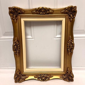 Vintage Ornate Picture Frame, Gold Gilded, Hollywood Regency Style Frame, White Border, Shabby, Ornate Details, Gallery Wall Art, Wall Decor imagem 2