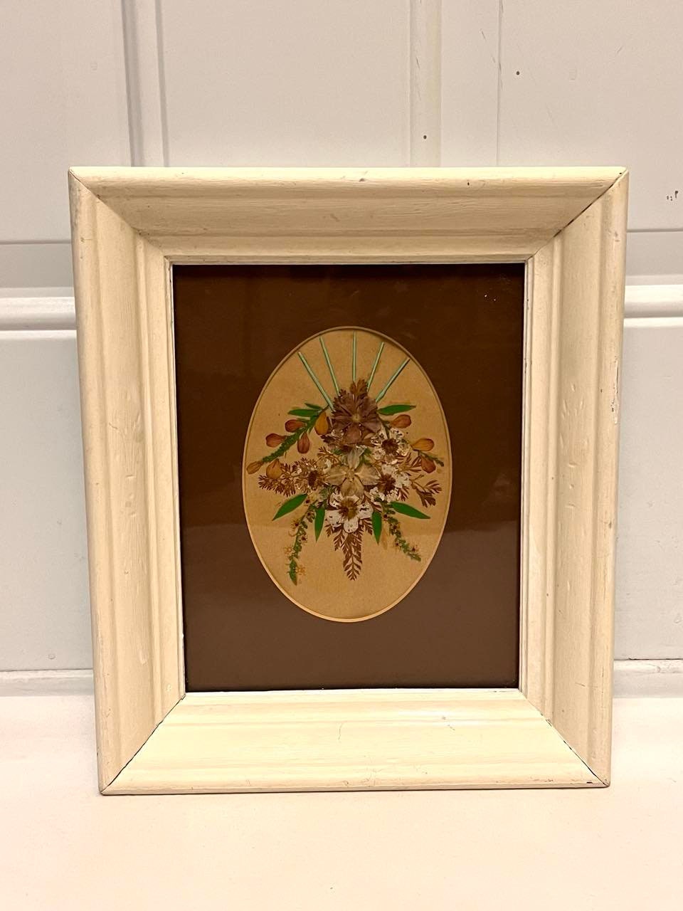 ヴィンテージ押し花アート：シャビーシックなホワイトウッドフレーム