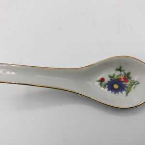 Signed Vintage Porcelain Soup Spoon - Hand Painted Chinese Spoon - Asian Oriental Porcelain Decor Noodle Rice Spoon - Collectible Porcelain