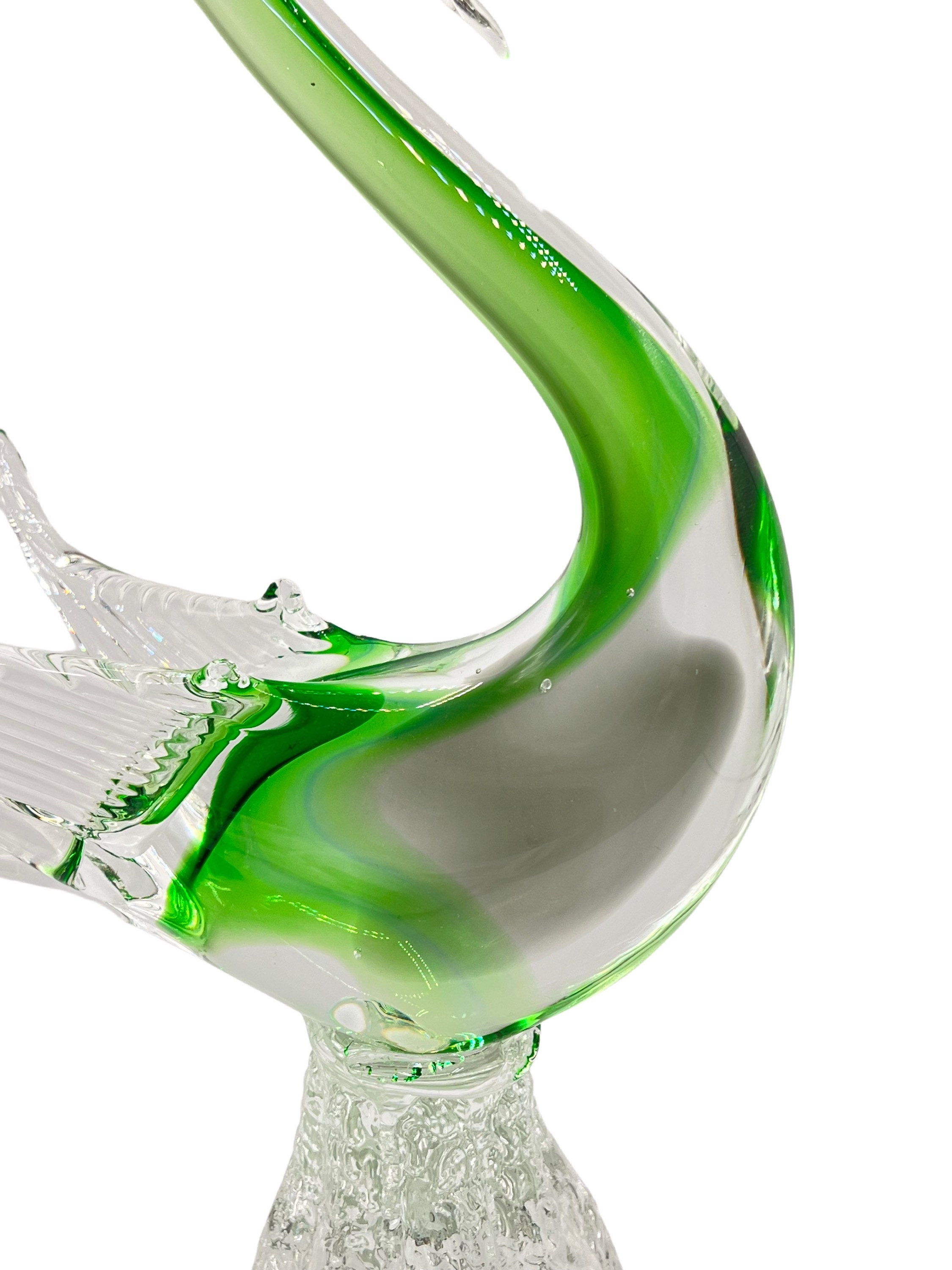ヴィンテージムラーノスタイルのグリーンガラスの白鳥の彫刻：手吹き