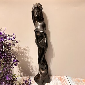 Estatua de madera primitiva vintage, gran estatua de busto de ébano tallada a mano tribal africana, estatuilla hecha a mano, escultura femenina de madera