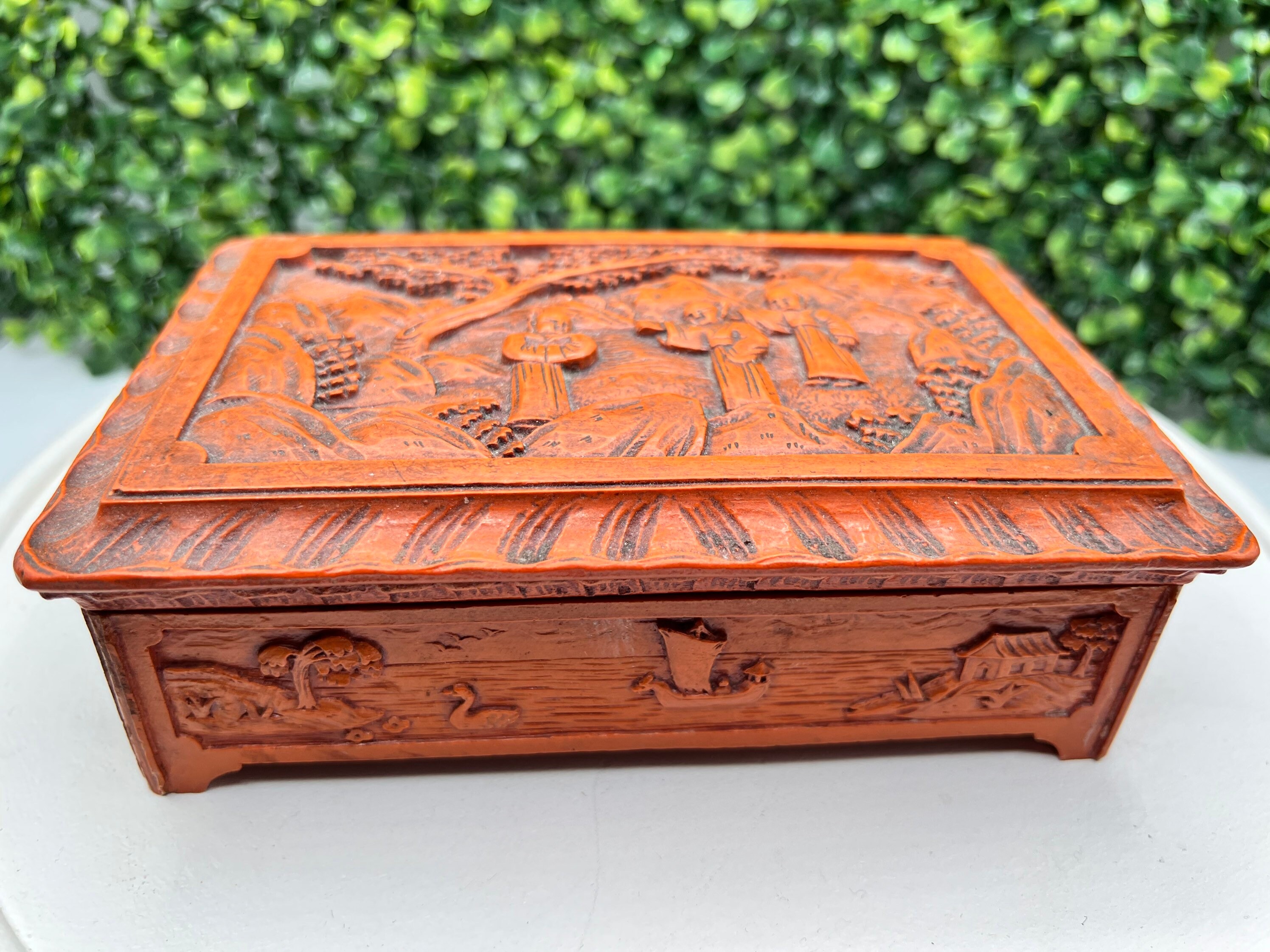 輝い Cinnabar Chinese Antique Box, Rectangular Carved Hand アンティーク雑貨