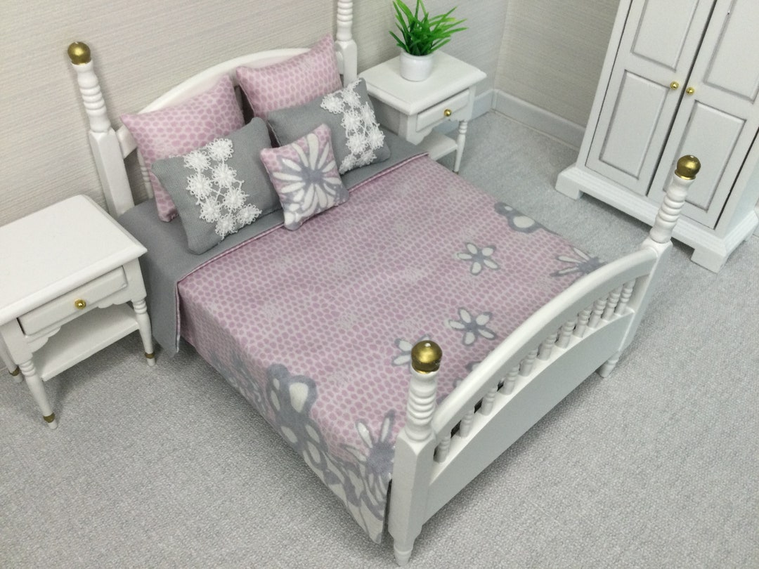 Wooden Doll House Double Bed | With Mattress & Pillow 1/12