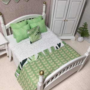 Miniature 1:12 scale Double 8 piece Green Floral and 2 comforter/runners to create layered Bedding Set.