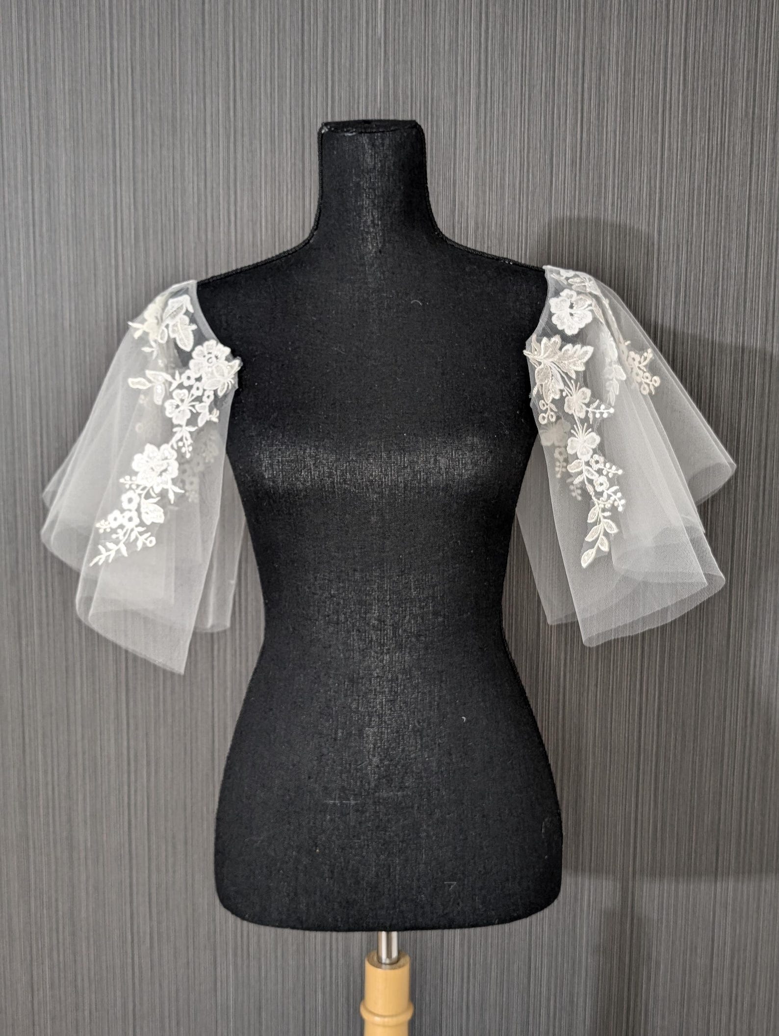 Celia lace sleeves main image 0