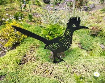 Metal Roadrunner Garden Decor: Rustic Farmhouse Yard Art