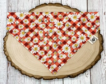 Daisy Dog Bandana, Flower Dog Bandana, Personalized Dog Bandana, Over the Collar Dog Bandana, Girl Dog Bandana, Summer Dog Bandana