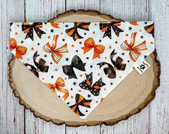 Halloween Bow Dog Bandana, Over the Collar Dog Bandana with Bows, Halloween Dog Bandana, Fall Dog Bandana, Cute Dog Bandana, Dog Lover Gift