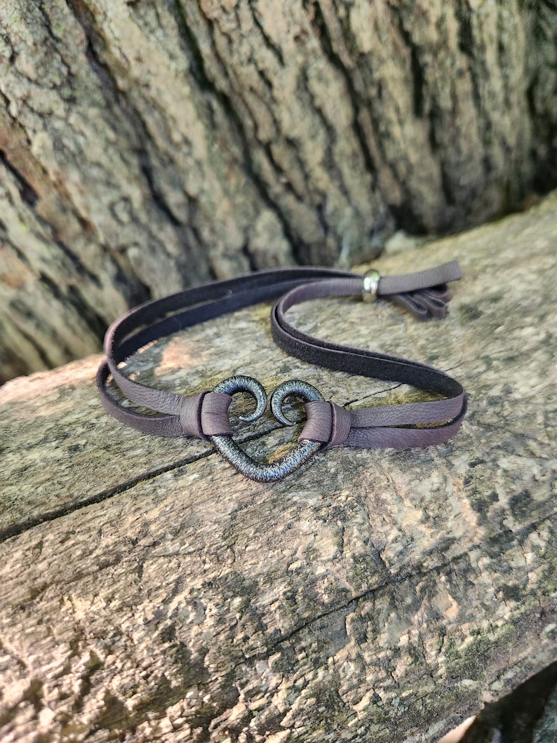 Iron Heart Bracelet, Mother's day gift, 6th Anniversary gift, Hand forge Iron Anniversary Jewelry, Gift for Her, Valentine, 11th Anniversary image 3