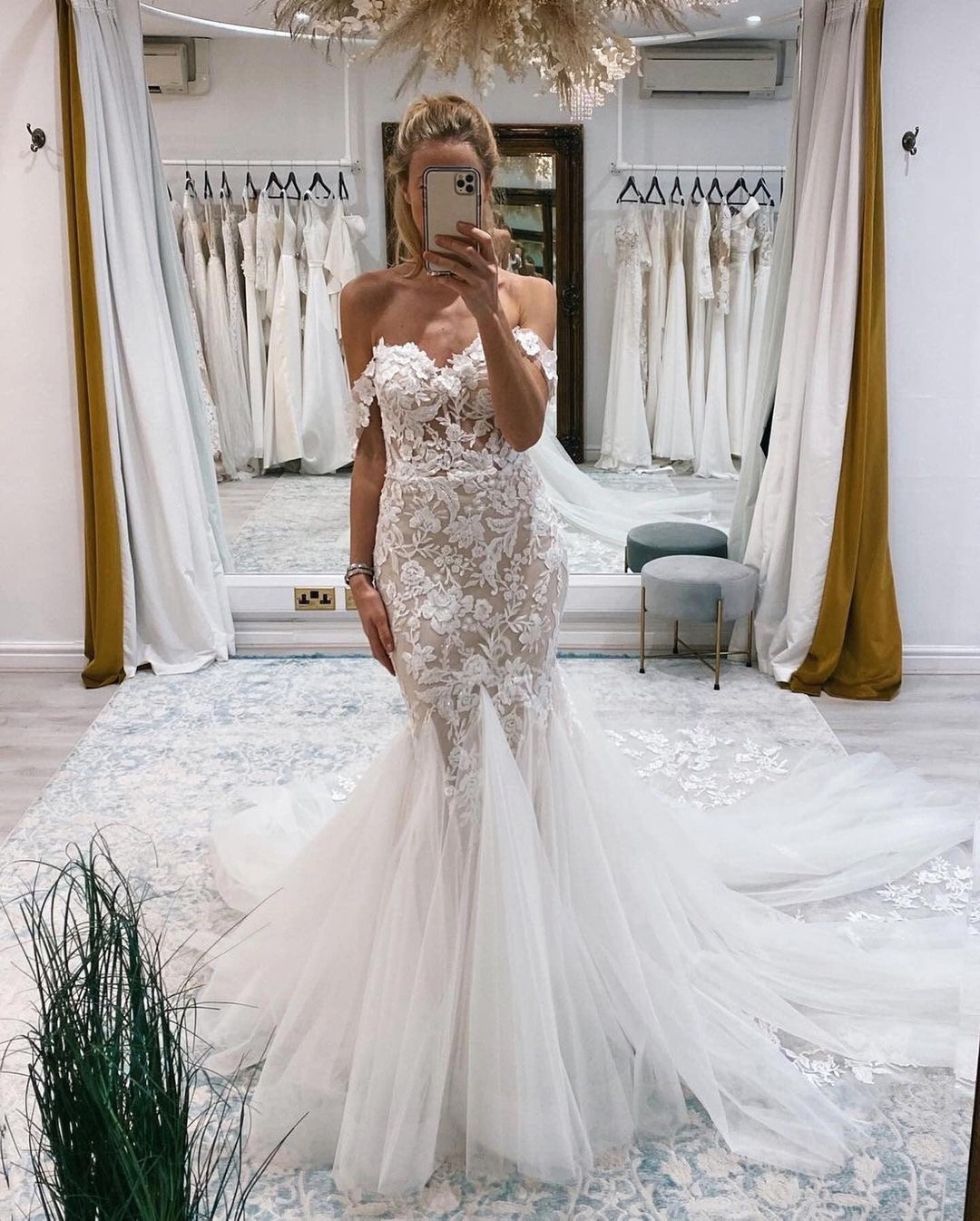 Wedding Dress Mermaid, Bridal, Long Tail, Laced, Wedding Gown, Shiny ...
