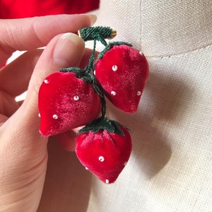 Velvet Strawberries Brooch // 1940s Style Vintage Beaded Fruit Cluster Pin