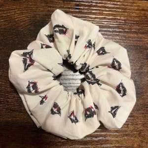 XL Vampire Lips Scrunchie