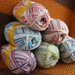 Filato Regia, Filato colorato per calzini, Regalo per maglieria accogliente, Filato per uncinetto, Filato per calzini superlavabile, Filato per calzini auto-rigato a 4 fili, Filato per calzini per neonati