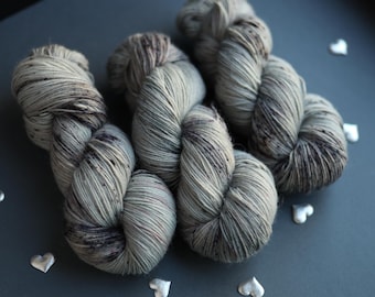Fio de tweed cinza, fio mesclado para meias, fio tingido à mão para meias, presentes para quem tricota meias.