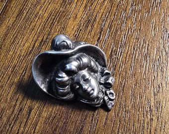 Vintage Sterling Silver Art Nouveau Lady Brooch – Victorian Woman Portrait Pin – Antique Style Hat Lady Jewelry – Collectible Silver Brooch