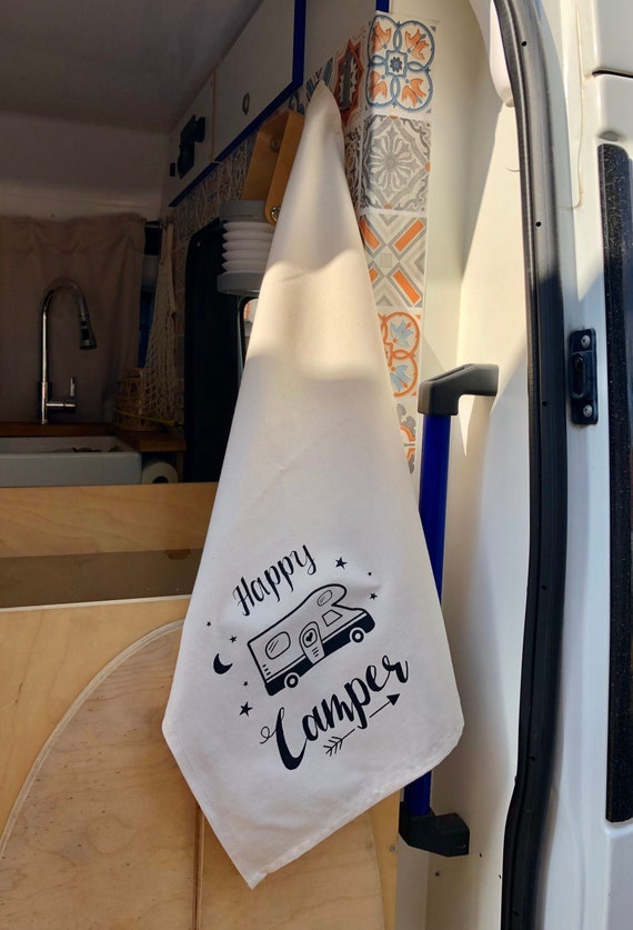 Camping Geschirrtuch – Camper Geschenk – Wohnmobil Geschirrtuch – Happy Camper – Geschenk Campingfreunde – Küchendeko – Vanlife Geschenk