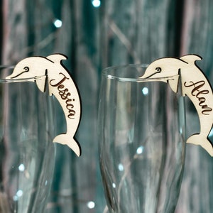 Etiquettes pour boissons dauphins - Marqueurs de verre en bois personnalisés - Décorations pour boissons de mariage sur la plage