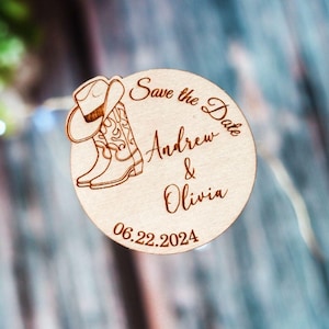 Magneti Western Save the Date - Magneti per matrimonio country personalizzati - Bomboniere rustiche in legno personalizzate - Invito a nozze cowboy e cowgirl